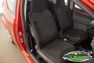 Peugeot 107 1.0-12V Airco 30.711 km NAP Sublime picture 15