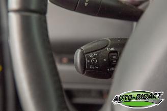 Peugeot 5008 1.6 VTi Clima Navi 7p. Blue Lease picture 16