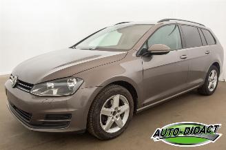 Unfallwagen Volkswagen Golf 1.6 TDI Automaat Clima Navi Trendline 2017/4