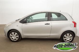 Toyota Yaris 1.0 VVTi Airco picture 32