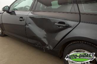 Audi A4 2.0 TDI Automaat Navi Airco picture 36