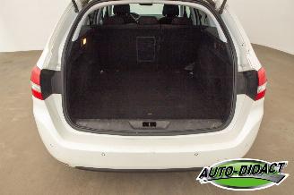 Peugeot 308 1.6 BlueHDI Pano Clima Navi Blue Lease Limited picture 40