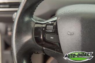 Peugeot 308 1.6 BlueHDI Pano Clima Navi Blue Lease Limited picture 14