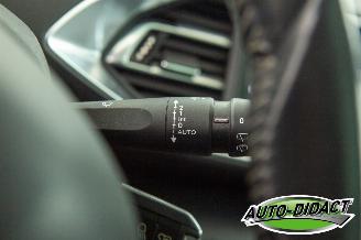 Peugeot 308 1.6 BlueHDI Pano Clima Navi Blue Lease Limited picture 17