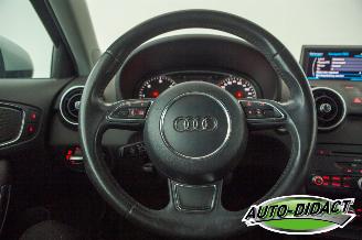 Audi A1 1.6 TDI 77KW Leder Navi picture 5