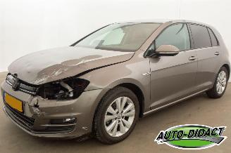 Damaged car Volkswagen Golf 1.0 TSI Automaat Navi Clima Comfortline 2015/9