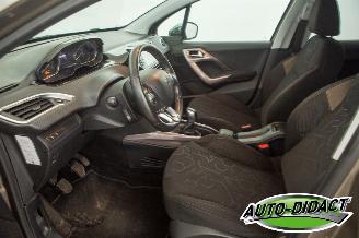 Peugeot 2008 1.2 60kW Navi Clima Access picture 25