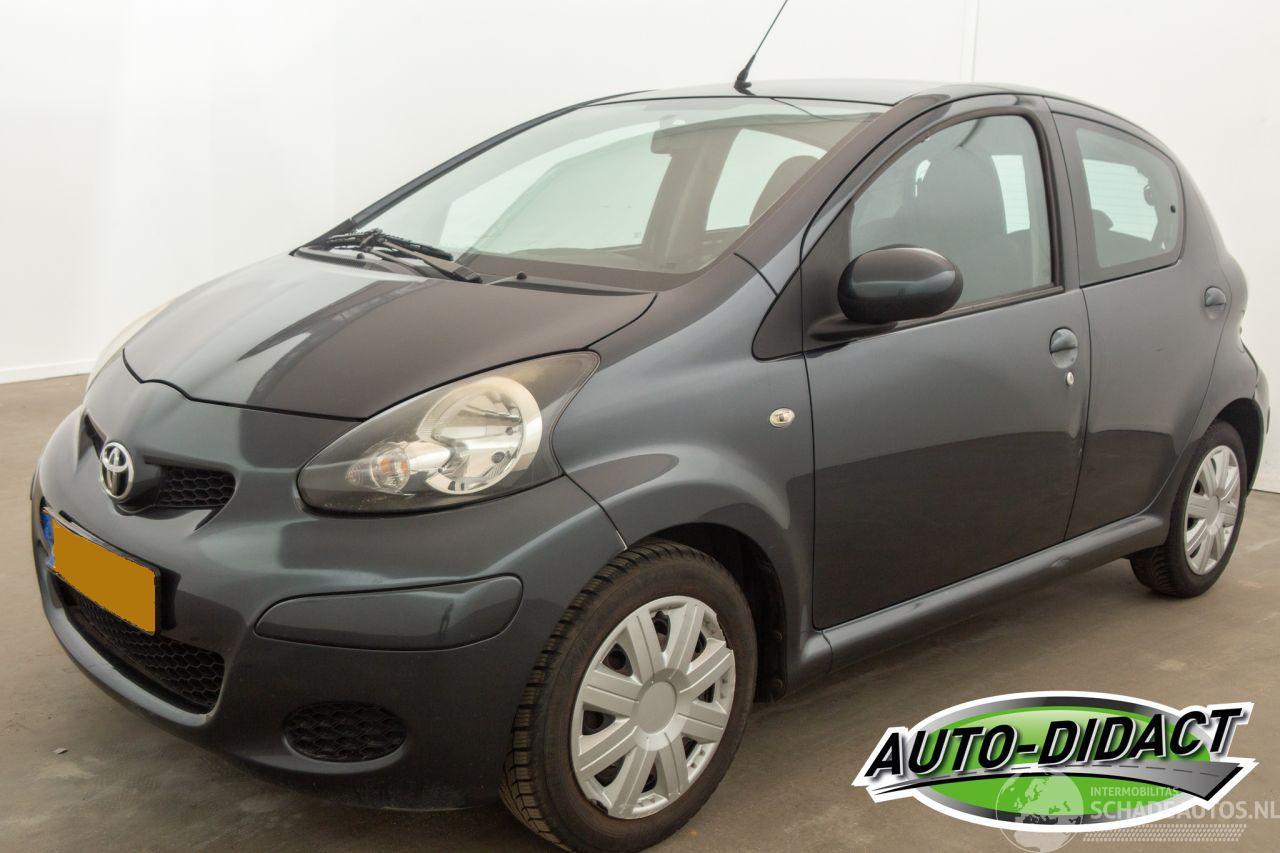 Toyota Aygo 1.0-12V Automaat Airco Comfort