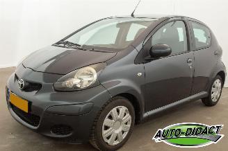 Schadeauto Toyota Aygo 1.0-12V Automaat Airco Comfort 2009/4