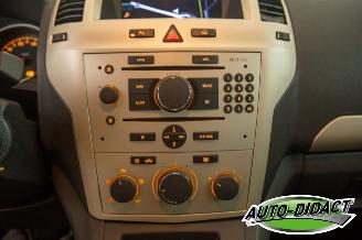 Opel Zafira 1.8 Temtation picture 16
