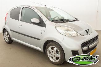 Peugeot 107 1.0-12V Black & Silver picture 2