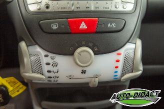 Peugeot 107 1.0-12V Black & Silver picture 17