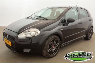 krockskadad bil auto Fiat Grande Punto 1.3 M-Jet Actual 110.372 km NAP Airco 2011/3