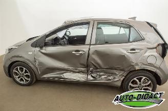 Kia Picanto 1.0 49kW Automaat 12.435 km Navi Camera Airco picture 30