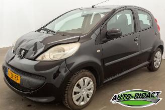 Unfallwagen Peugeot 107 1.0-12V XS Airco 2008/2