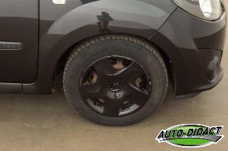 Renault Twingo 1.2-16V Airco Collection picture 24