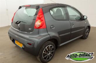 Peugeot 107 1.0-12V Airco Sublime picture 4