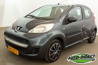 Vaurioauto  passenger cars Peugeot 107 1.0-12V Airco Sublime 2010/3