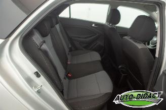 Hyundai I-20 1.2 Airco Navi Camera Hagelschade picture 23