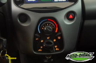 Toyota Aygo 1.0 VVT-i 69.877 km NAP Camera Clima X-Play picture 8