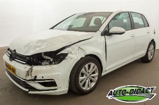 Schadeauto Volkswagen Golf 1.6 TDI Navi Clima Comfortline 2019/8