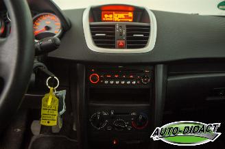 Peugeot 207 1.4-16V Airco Color-line picture 10