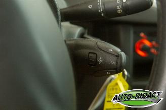 Peugeot 207 1.4-16V Airco Color-line picture 15