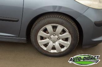 Peugeot 207 1.4-16V Airco Color-line picture 27