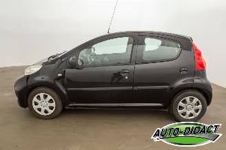 Peugeot 107 1.0-12V XS Airco picture 30