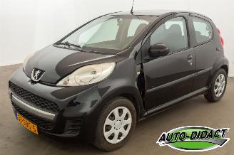 Damaged car Peugeot 107 1.0-12V XS Airco 2011/8
