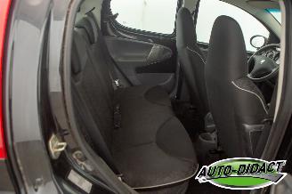 Peugeot 107 1.0-12V XS Airco picture 15