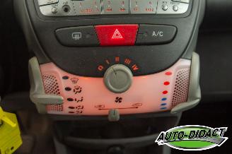 Peugeot 107 1.0-12V XS Airco picture 9