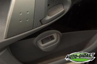 Peugeot 107 1.0-12V XS Airco picture 11