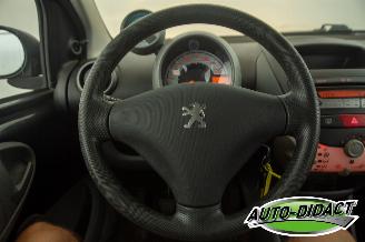 Peugeot 107 1.0-12V XS Airco picture 5