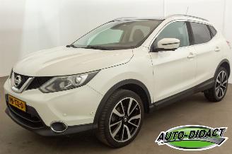 krockskadad bil auto Nissan Qashqai 1.6 Tekna Pano Leder Camera Navi 2017/5