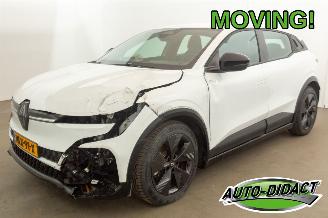 Damaged car Renault Mégane E-Tech 40 kWh 18.775 km NAP Urban Range Evolution 2025/5