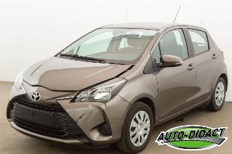 Coche accidentado Toyota Yaris 1.5 82kW Airco 33.849 km 2018/3