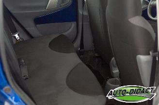 Toyota Aygo 1.0-12V + picture 12