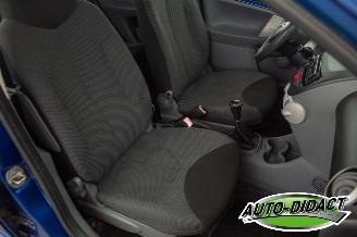 Toyota Aygo 1.0-12V + picture 10
