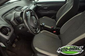 Toyota Aygo 1.0 VVT-i x-play 54.512 km Airco Camera picture 18