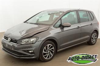 uszkodzony samochody osobowe Volkswagen Golf Sportsvan 1.5 TSI Navi Camera Clima 2019/2