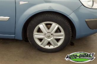 Renault Scenic 1.6-16V Pano Clima Privilege Luxe picture 34