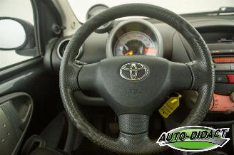 Toyota Aygo 1.0-12V Airco Comfort picture 5