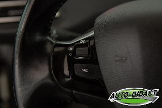 Peugeot 308 1.5 BlueHDi Navi Clima Blue Lease Executive picture 16