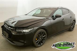 krockskadad bil auto Mazda 3 Automaat 64.913 KM Skyactiv 2024/9