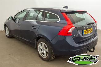 Volvo V-60 1.6 T3 Automaat Navi Clima Momentum picture 3