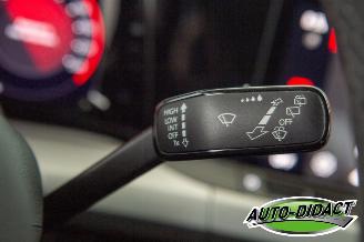 Volkswagen Golf 1.0 eTSI Automaat Digi Dash Navi Life picture 16