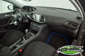 Peugeot 308 1.2 PureTech Pano Navi Clima Blue Lease Executive picture 19