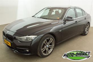Damaged car BMW 3-serie 320d Automaat Navi Camera Clima EDE Executive 2018/8