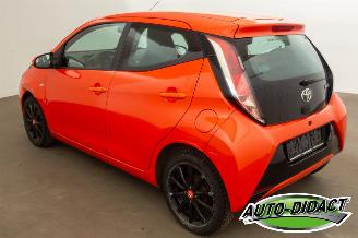 Toyota Aygo 1.0 VVT-i Navi Airco x-play picture 3